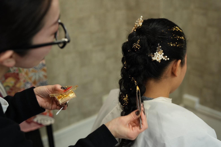 Kyoto: Kimono Rental and Hair Styling Experience