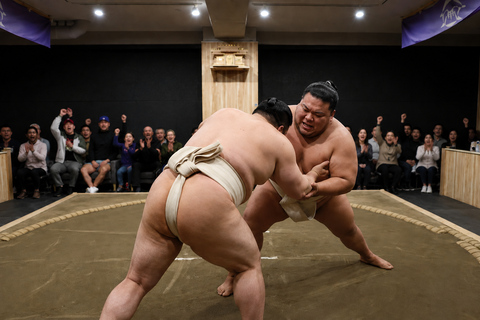 Tokyo: Shibuya Sumo Show with Experience & Photo