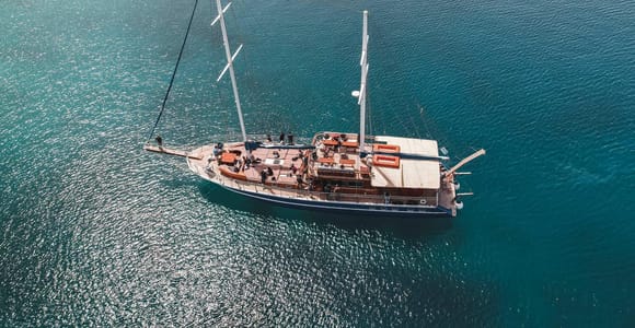 Luxusfahrt nach Angistri, Moni und Ägina mit Mittagessen und Getränken