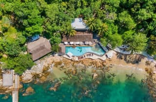Puerto Vallarta: Mega-Katamaran-Tour All-Inclusive-Strand
