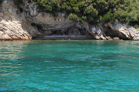 Corfú: Crucero en velero privado con paradas para nadar y bebidas