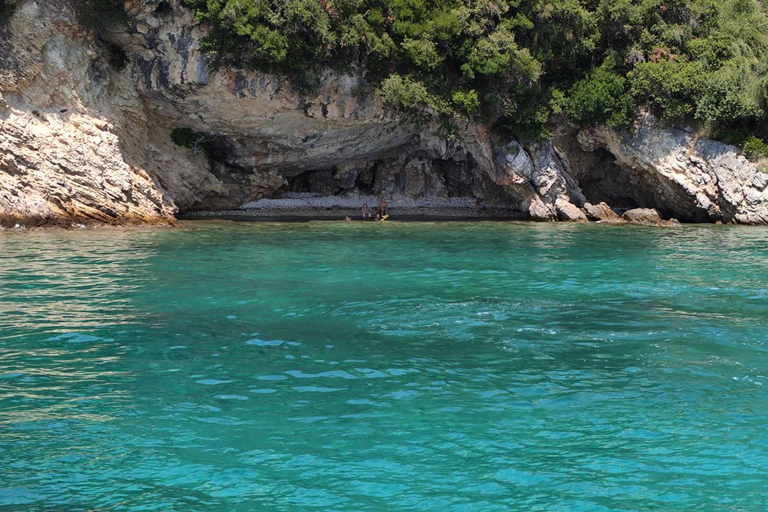 Corfou : Croisière en voilier privé avec arrêts baignade et boissons