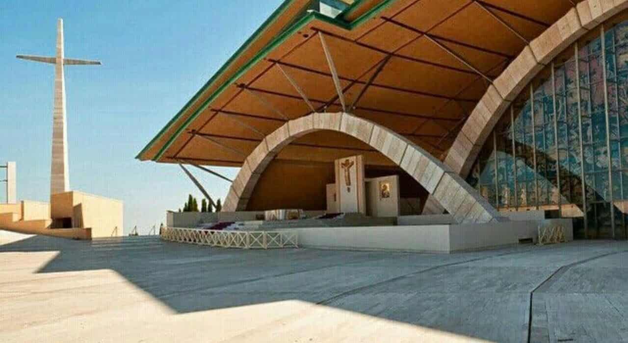 Von Rom: Heiligtum von Pater Pio und Grotte von San Michele Von Rom: Heiligtum von Pater Pio und Grotte von San Michele