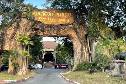 Att se Moo Deng på Khao Kheow Open Zoo