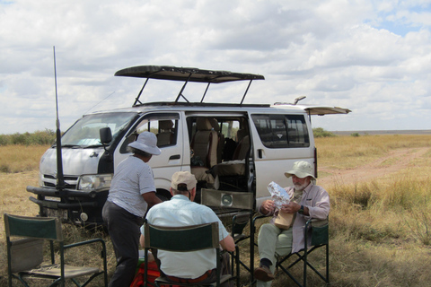 Excursión de un día al Parque Nacional Masai Mara y visita a la aldea Masai