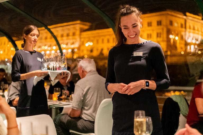 Budapest: cena y crucero por el Danubio con música en vivoCena de 3 platos