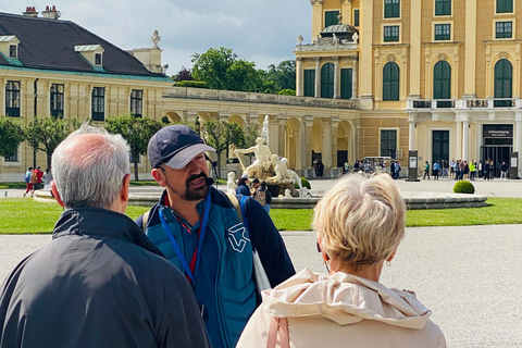 Vienna: UNESCO Schönbrunn Palace Guided Tour with Entry