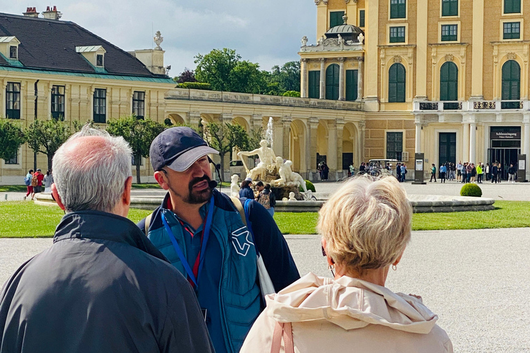 Vienna: UNESCO Schönbrunn Palace Guided Tour with Entry