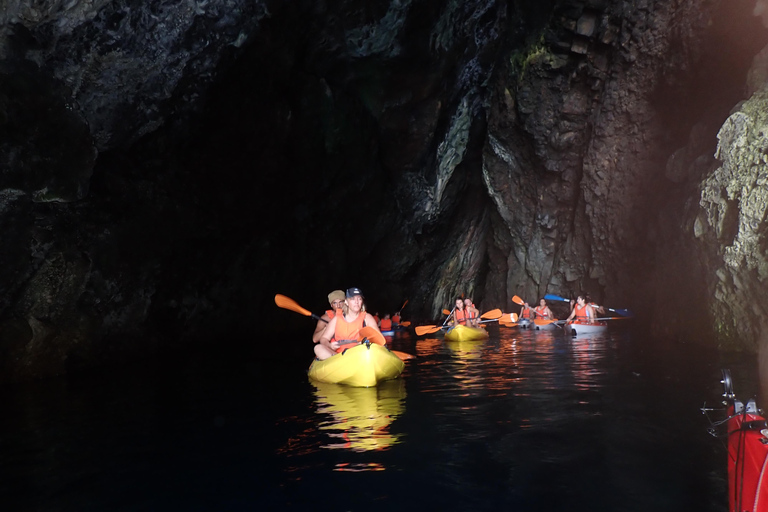 Avventura in kayak a Calheta: Tour della spiaggia di Zimbralinho o dell&#039;isolotto di Cal