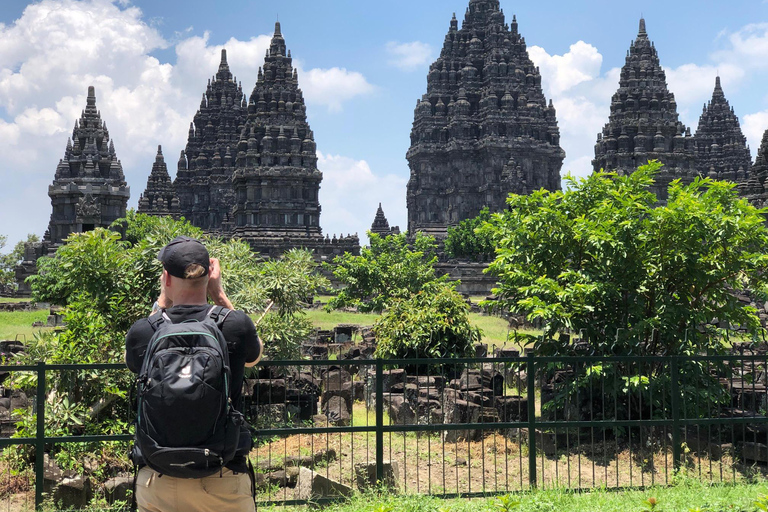 Yogyakarta: tour di 2 giorni a Borobudur, Merapi, Prambanan e al palazzo