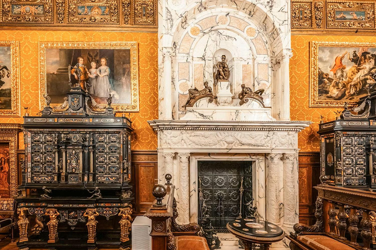 MINIVAN Dracula Castle, Peleș Castle & Old Center of Brașov Audio Guide 24 Languages