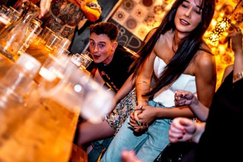 A verdadeira volta aos bares de Atenas com entrada VIP no clubeHorário normal 2026