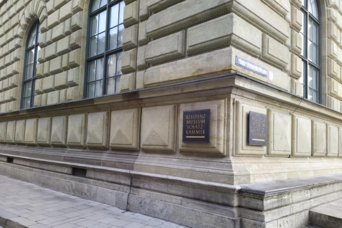 Residence of Munich private tour with skip the line ticket Tour plus Treasure Chamber