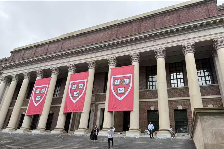 Cambridge: 2H Harvard University Student-Guided Walking Tour