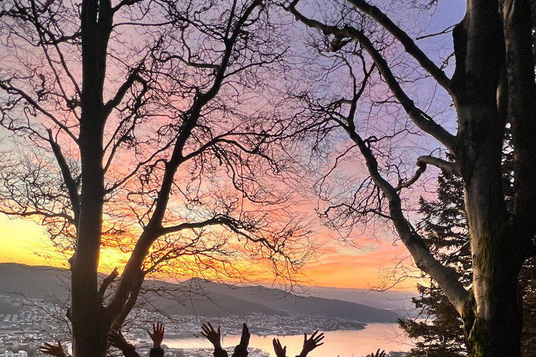Bergen: Hardanger Trip with Food Tasting & Fjord Sauna