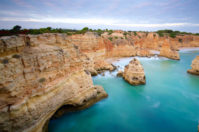 Da Lisbona: Escursione di un giorno in Algarve con crociera nelle grotte di Benagil