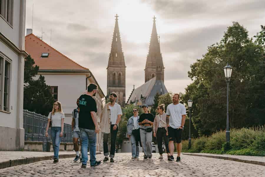 Prag' bester Geheimtipp: die Burg Vyšehrad und die historische Festung. Foto: GetYourGuide Prag' bester Geheimtipp: die Burg Vyšehrad und die historische Festung. Foto: GetYourGuide