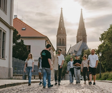 A melhor joia escondida de Praga: Castelo de Vysehrad e forte histórico