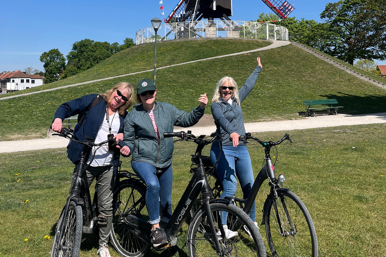 Bruges: The Original Private Bike Tour since 2002 City Highlights Bike Tour in Dutch