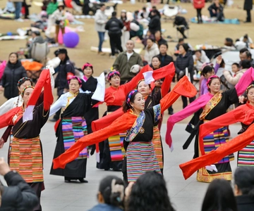 Lhasa: 4-Day Guided Tour with Monasteries and Palaces