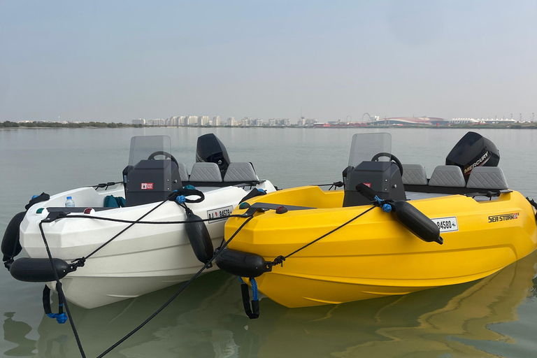 Abu Dhabi: Private Small Boat Rental (No License Required) Abu Dhabi: Small Boat 2 Hour Rental (No License Required)