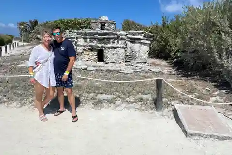 Private Jeep tour to Punta Sur park + snorkel + Lunch