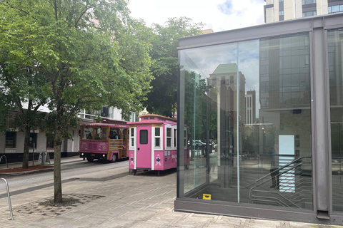 Portland, Oregon: Pink Trolley Hop-On Hop-Off Tour