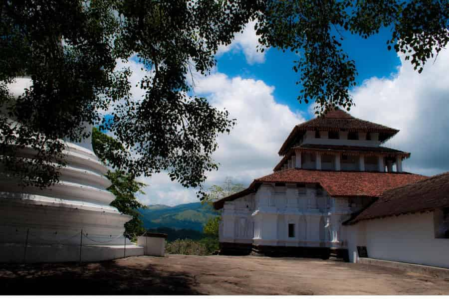 Sri Lanka Kandy Lankatilake buddhist temple Stock Photo - Alamy