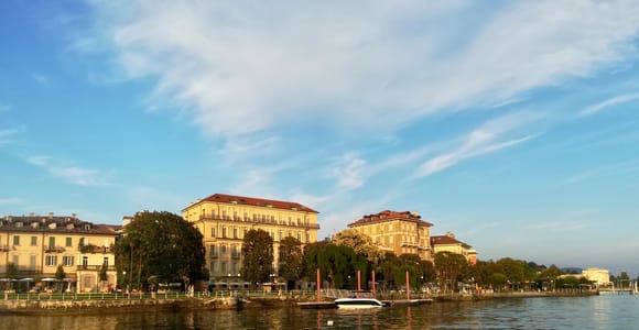 Stresa: Private Sunset Cruise and Dinner on Isola dei Pescatori