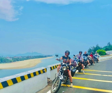 Hue: Tour Easy Rider attraverso il Passo di Hai Van da/per Hoi An (1 tratta)