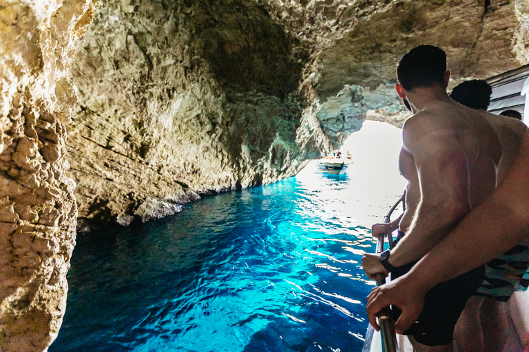 Île de Zante : plage de Navágio et visite des grottes bleues