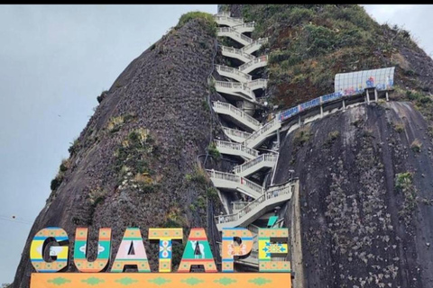 Depuis Medellin : Guatape visite privée, El Peñol, tour en bateau