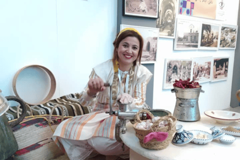 Hammamet: Workshop zur Destillation von Rosen und Geranien