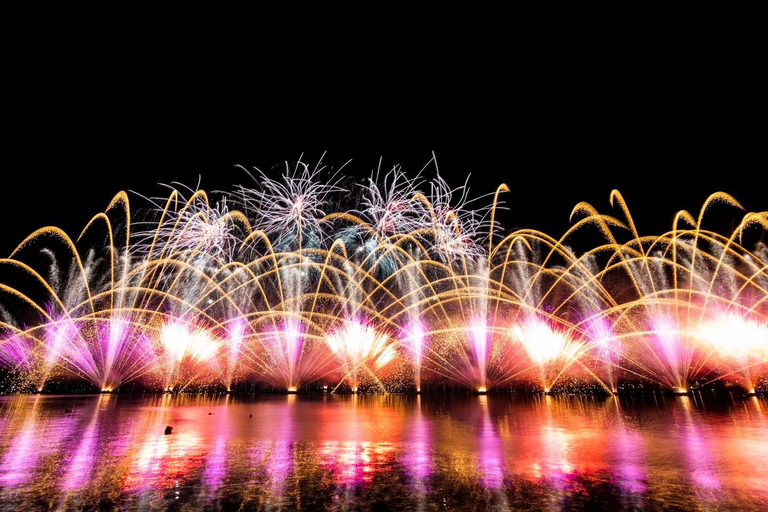 Valletta: Malta Fireworks Festival Cruise Malta International Fireworks Festival: St Paul's Bay