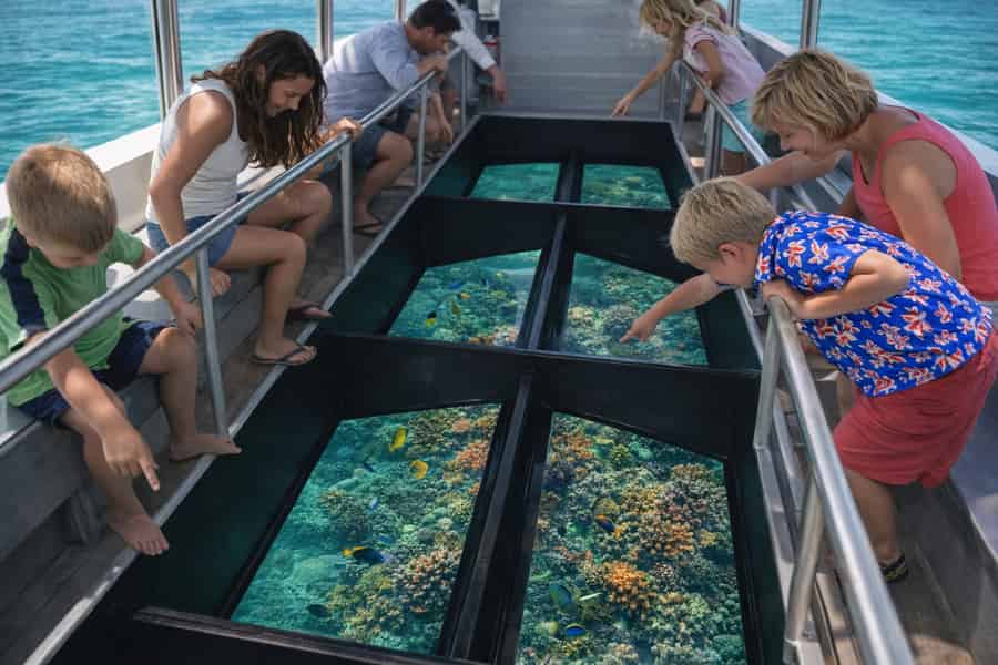 Bali: 1-stündiges Glasbodenboot-Erlebnis in Sanur. Foto: GetYourGuide Bali: 1-stündiges Glasbodenboot-Erlebnis in Sanur. Foto: GetYourGuide