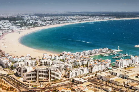 Din Marrakech: Excursie de o zi la Agadir cu plajă și vizită la port