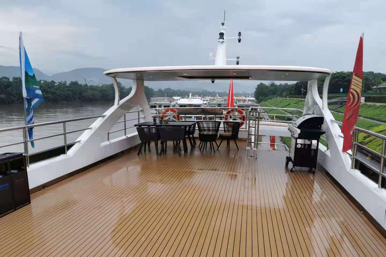 Guilin: Li River Cruise to Yangshuo with Hotel Pickup Li River 5-Star Cruise Upper Deck with Hotel Pickup