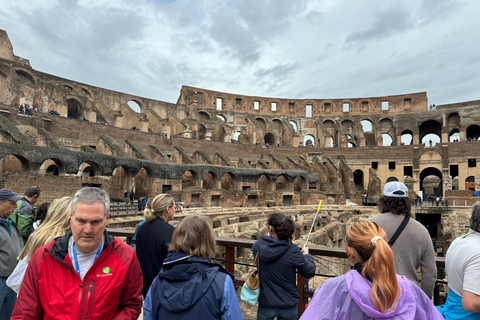 Roma: Coliseu, Arena, Fórum e Monte Palatino para grupos pequenosRoma: Tour pela Arena do Coliseu, Fórum Romano e Monte Palatino