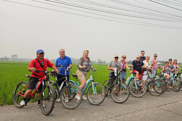 جولة شيانغ ماي بالدراجة: في ريف لانا مع مرشدرحلة ركوب الدراجات المشتركة لاستكشاف ريف لانا