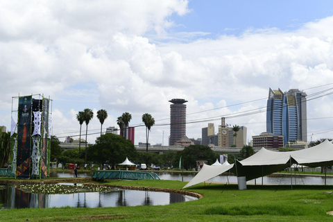 Nairobi: Matatu Safari, Uhuru Park e tour della città dal tetto del KICCNairobi: Safari Matatu, Parco Uhuru e tour della città dal tetto del KICC