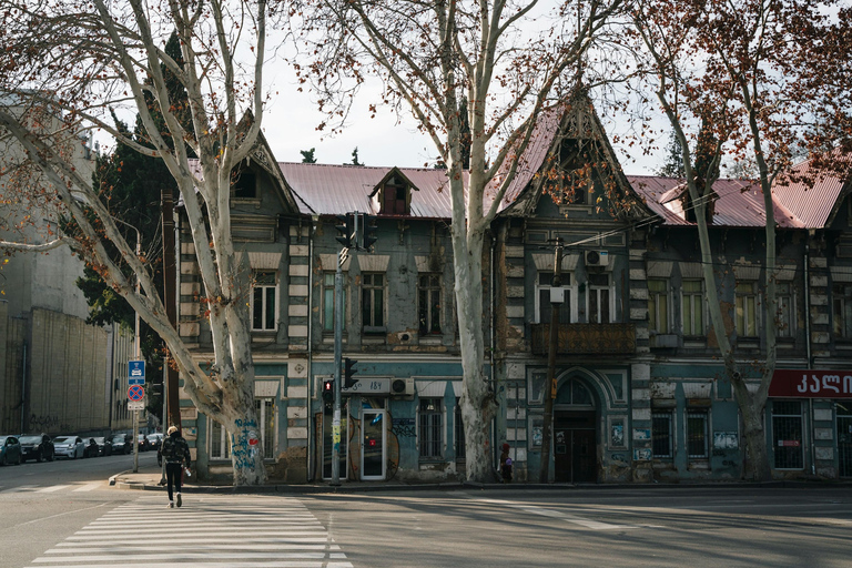 Alternative Tbilisi : Street Art, Dezerter Bazaar et dégustationsVisite privée