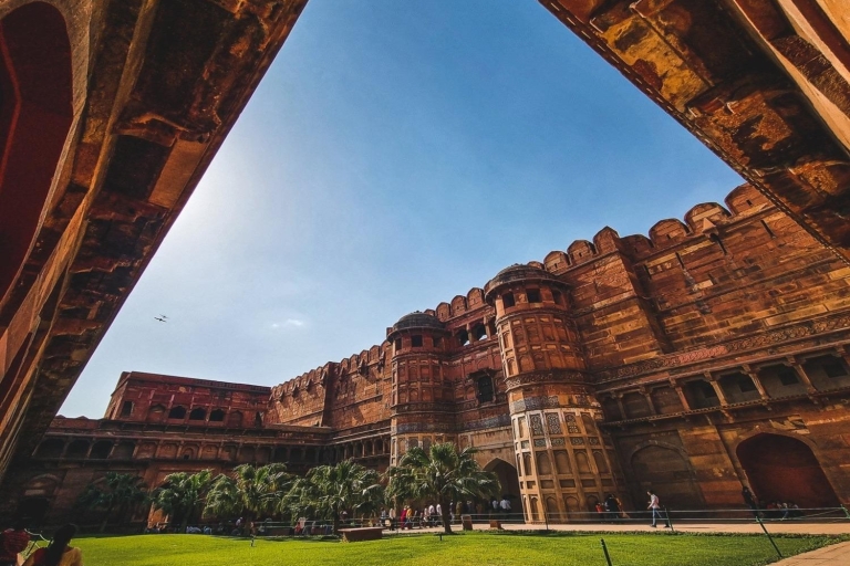 From Delhi: Taj Mahal & Agra Fort Day Trip by Express Train Only Guide + Skip the Lines Entry