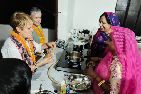 Jaipur: Rajasthani Cooking Class with Family & Star Gazing