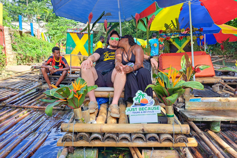 Montego Bay: Bamboo Rafting with Limestone Massage & Shoping