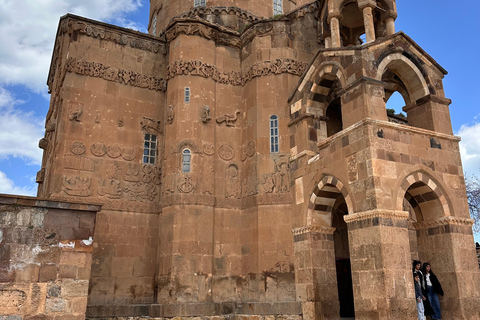 4-Day Lake Van, Kars, Ani, Doğubeyazıt and Mount Ararad Tour All-included option (pick up/drop off Istanbul hotels