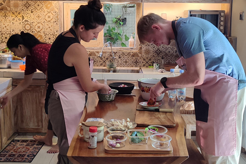 Yogyakarta: clase de cocina con visita al mercado y servicio de recogida del hotelClase de cocina con servicio de recogida del hotel