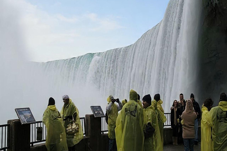 Niagara Falls: Bundle - Journey Behind the Falls and Boat