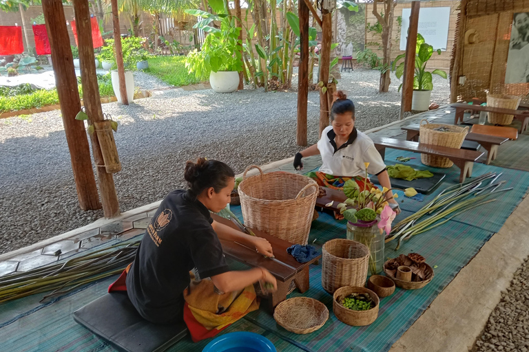 Siem Reap: Tonle Sap Lake & Floating Village Tour Tour in a Tuk Tuk