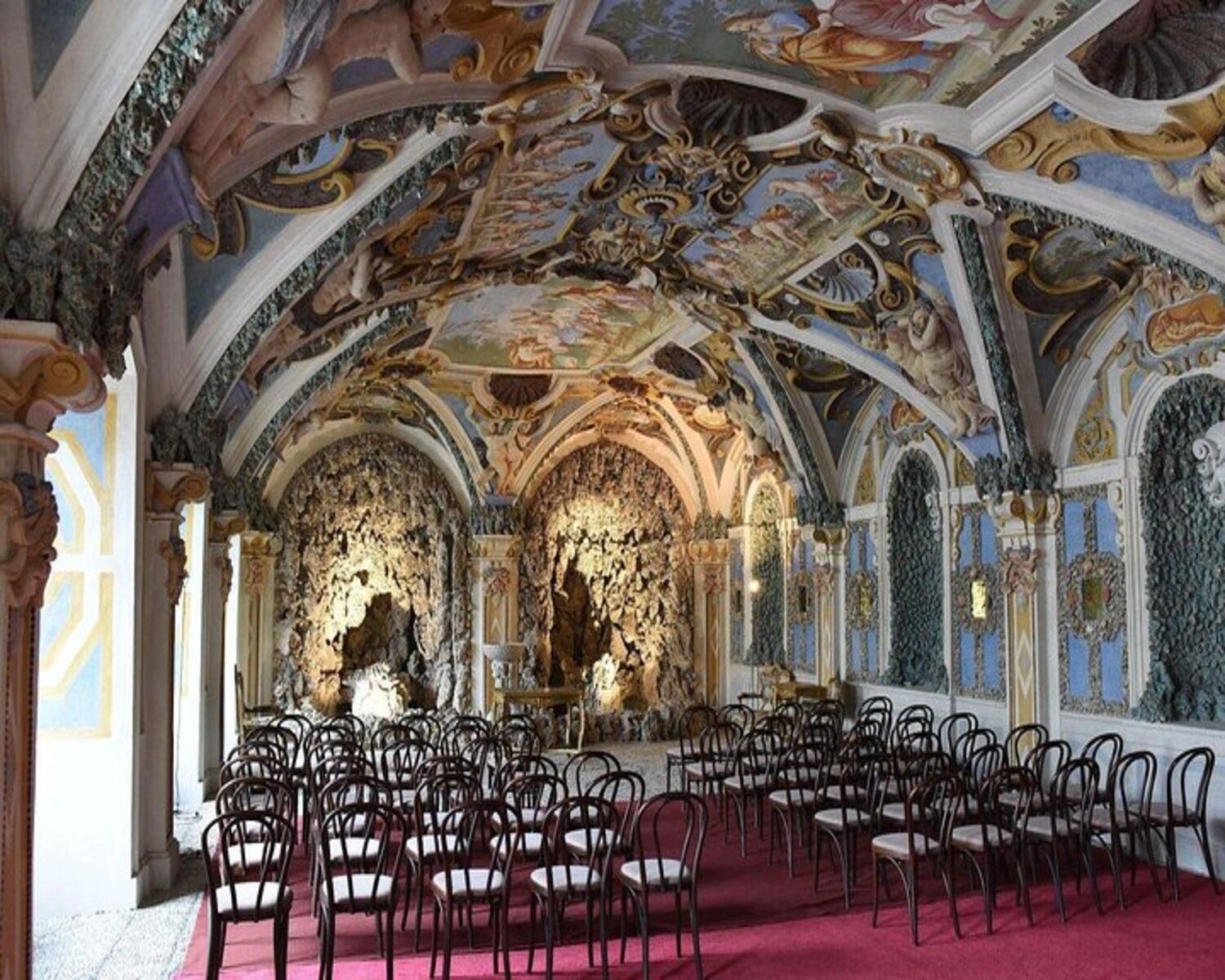 Bratislava: Burg Červený Kameň und Weinprobe-Tour
