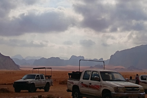 Wadi Rum: 2-Day Desert Adventure with Jeep 4x4 Wadi Rum: 2-Day Desert Adventure with 4x4
